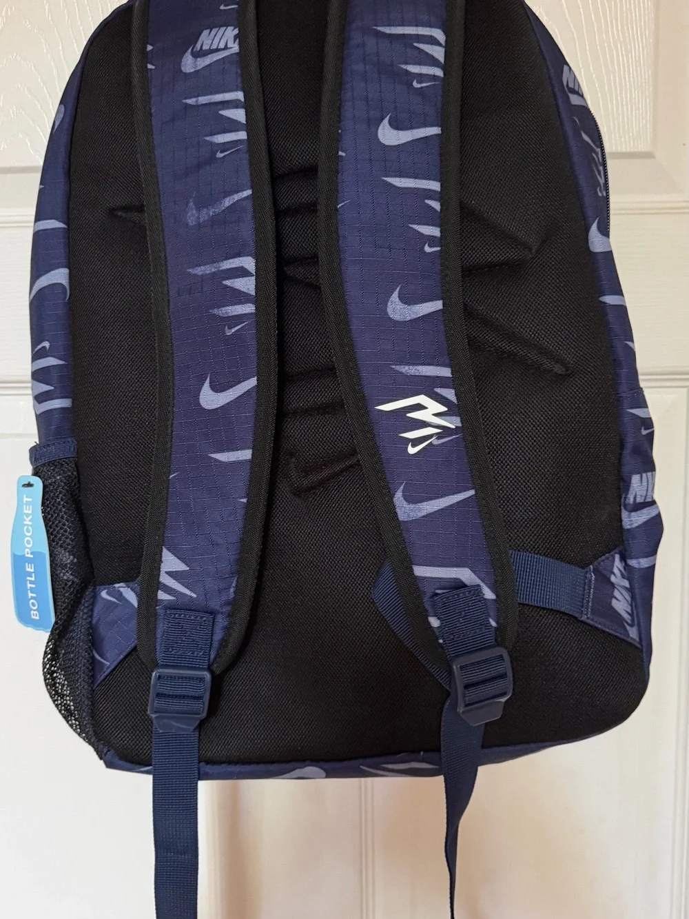 Nike Navy and White Graphic Logo Backpack lots of pockets holds 15in laptop